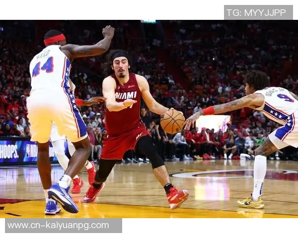 哈克斯高效表现12投10中砍下22分2篮板7助攻助球队获胜